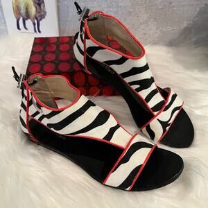 NEW Calvin Klein Searra 2 Fabric and Leather Striped Toggle Sandals Size 5 NWOT